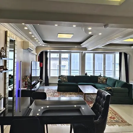 Daire Large Stylish In Nişantaşı Near Metro