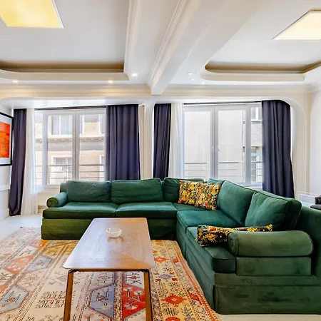 Large Stylish In Nişantaşı Near Metro * İstanbul