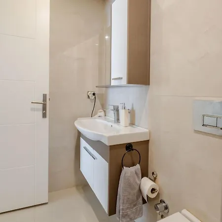 Large Stylish In Nişantaşı Near Metro Daire *